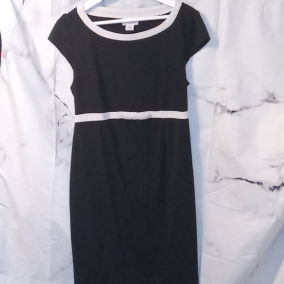 Motherhood Dresses & Skirts - Motherhood Maternity dress 💚💚💚💚